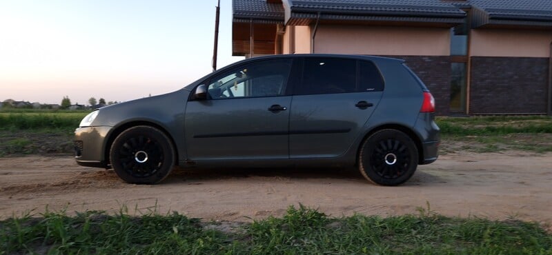 Volkswagen Skardos Golf steel stamped R15 rims