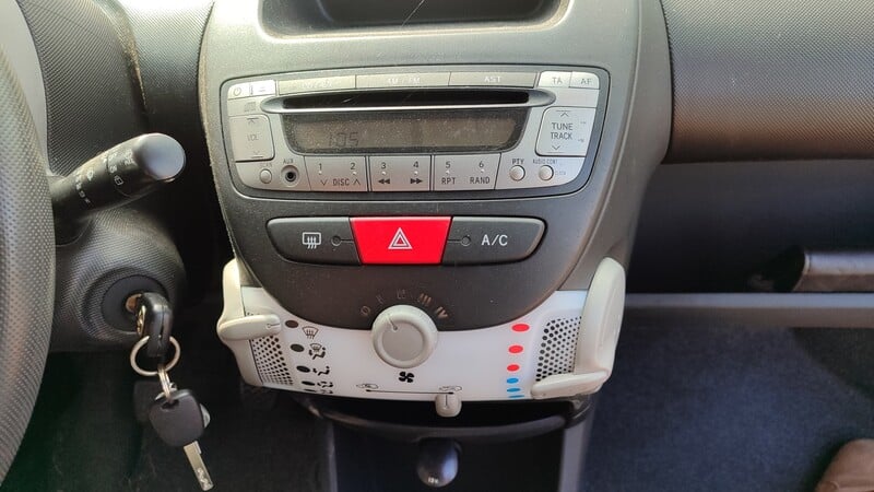 Photo 13 - Toyota Aygo VVT-i Active 2013 y