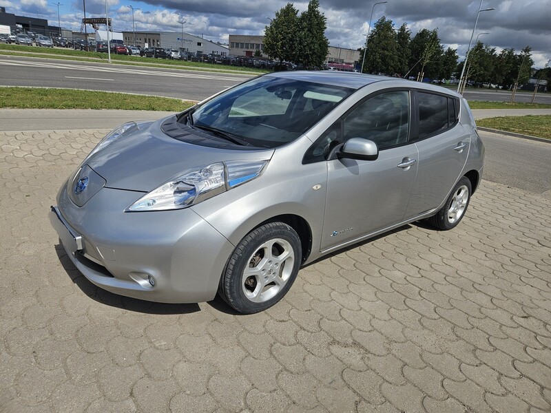 Фотография 1 - Nissan Leaf 2015 г Хэтчбек