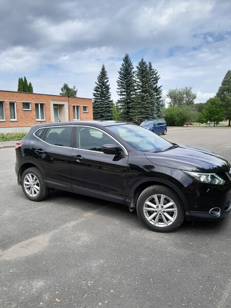 Nissan Qashqai 2015 y Hatchback