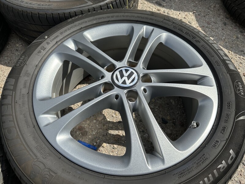 Photo 2 - Volkswagen Siunciam 6,5J ET44 light alloy R17 rims