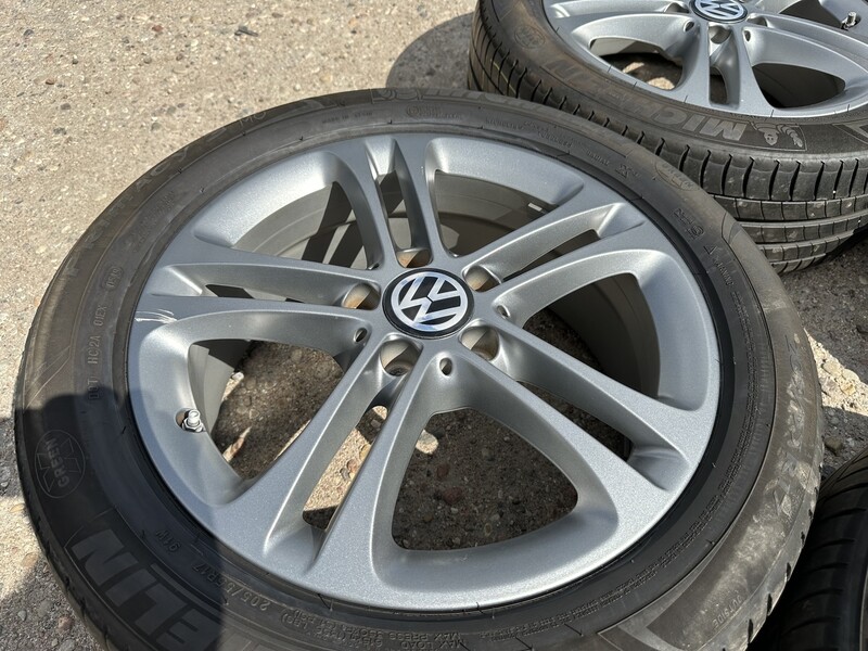 Photo 3 - Volkswagen Siunciam 6,5J ET44 light alloy R17 rims