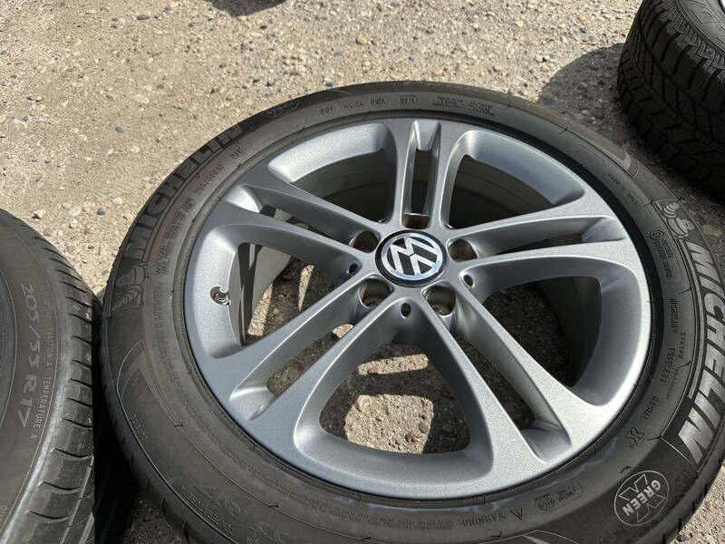 Photo 4 - Volkswagen Siunciam 6,5J ET44 light alloy R17 rims