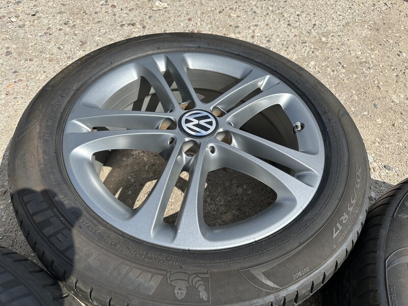 Photo 5 - Volkswagen Siunciam 6,5J ET44 light alloy R17 rims