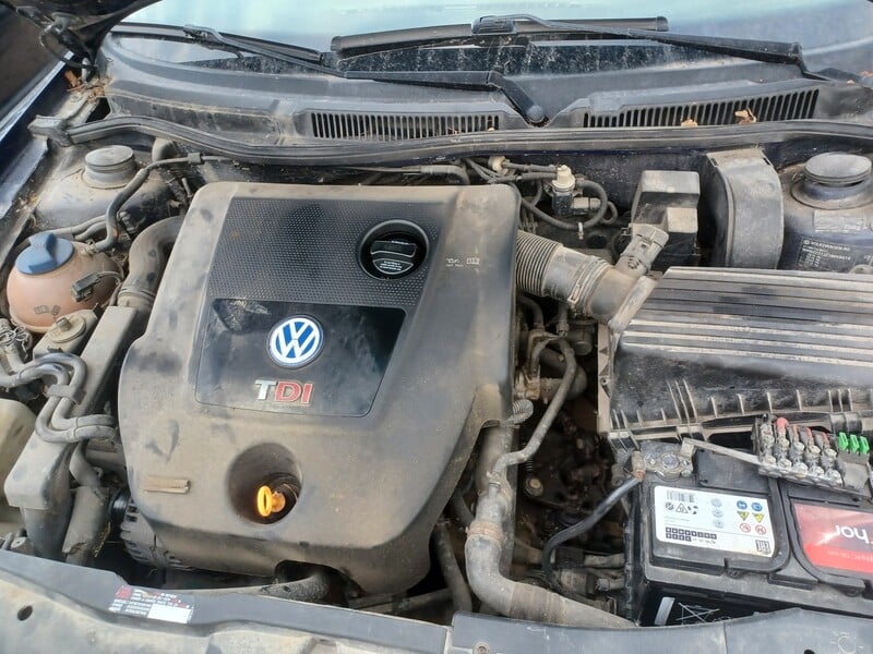 Photo 2 - Volkswagen Golf 2003 y parts