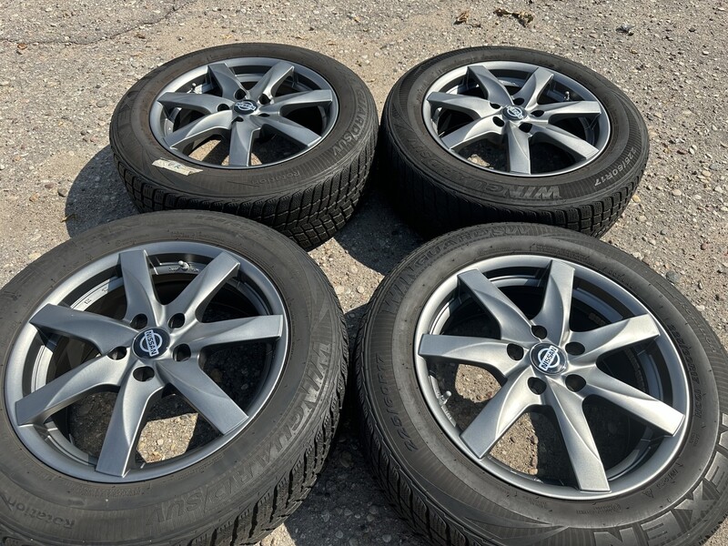 Nissan Siunciam, 7.5J ET40 light alloy R17 rims