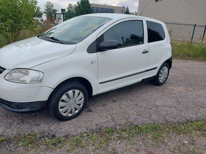 Фотография 3 - Volkswagen Fox 2010 г Хэтчбек