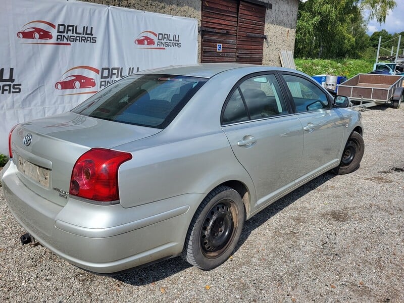 Photo 3 - Toyota Avensis 2004 y parts