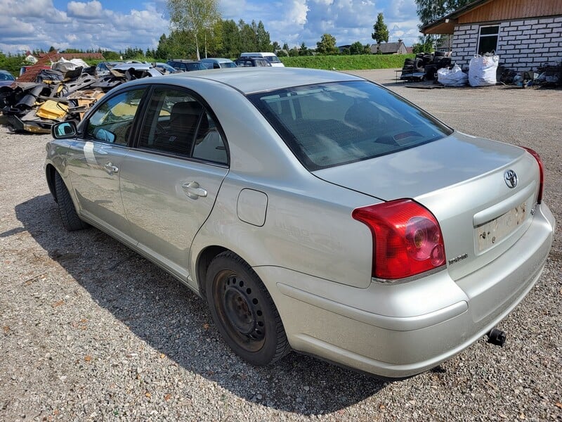 Photo 4 - Toyota Avensis 2004 y parts