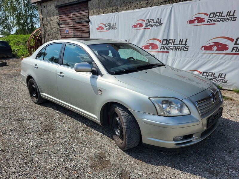 Toyota Avensis 2004 y parts