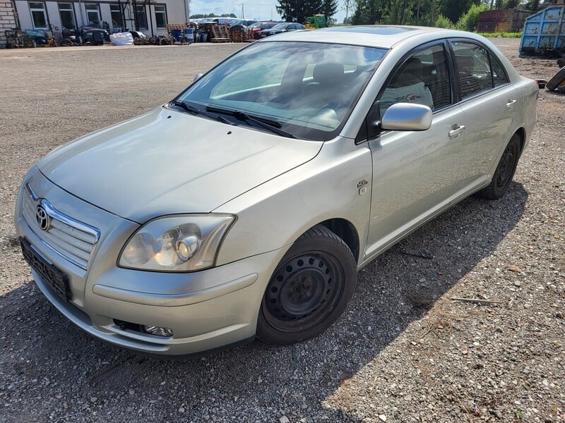 Photo 2 - Toyota Avensis 2004 y parts