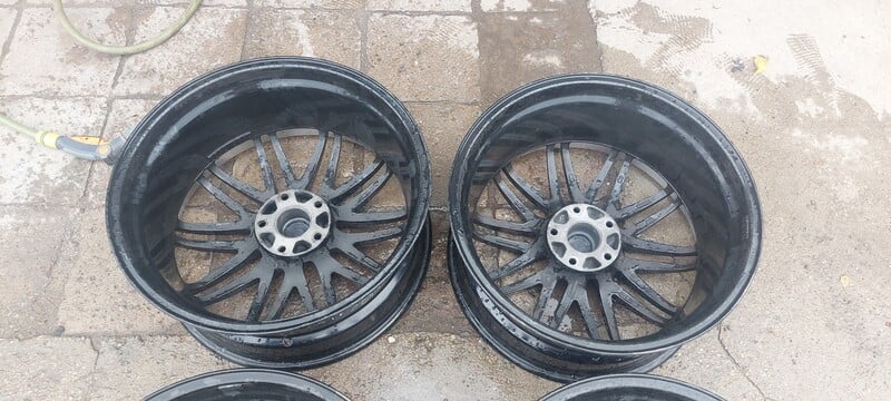 Photo 10 - Porsche Cayenne light alloy R22 rims