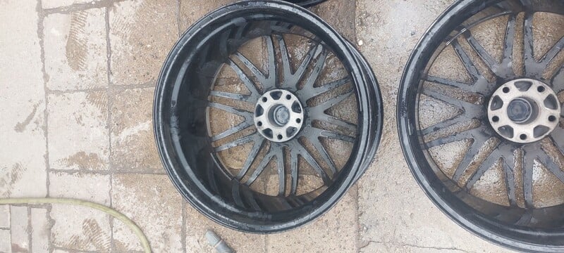 Photo 11 - Porsche Cayenne light alloy R22 rims