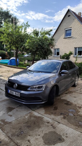 Фотография 3 - Volkswagen Jetta 2015 г Седан