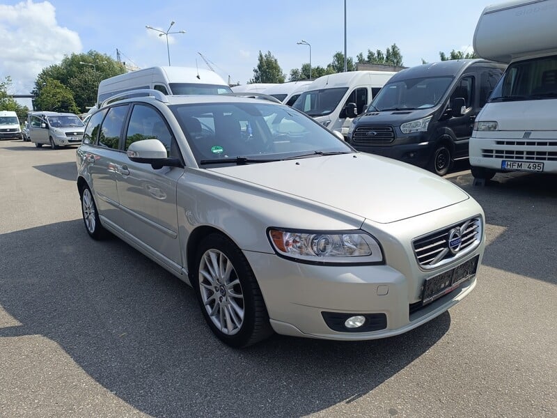 Фотография 2 - Volvo V50 2012 г Универсал