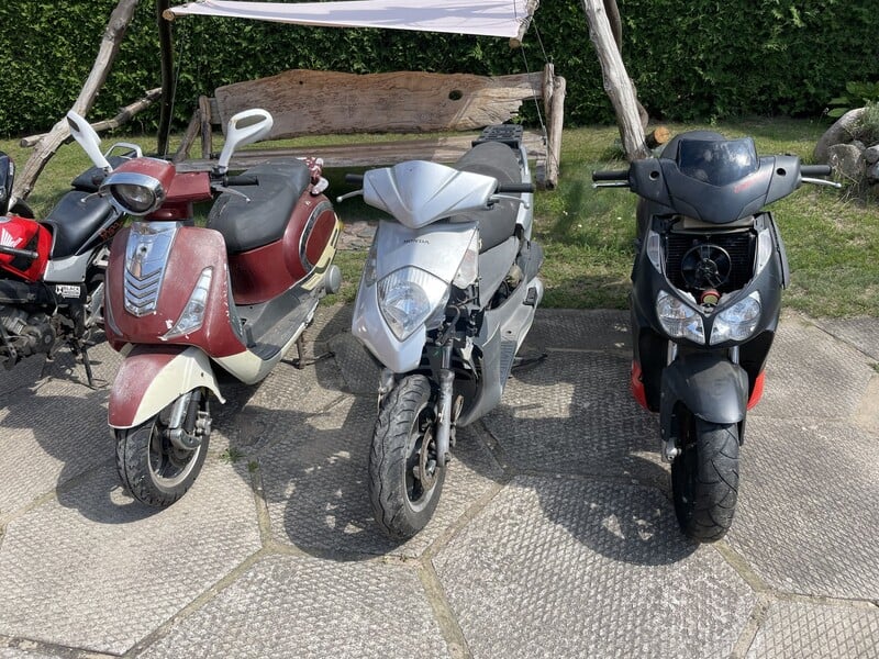 Photo 8 - Aprilia SR 2000 y Scooter / moped