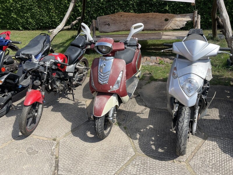 Photo 9 - Aprilia SR 2000 y Scooter / moped