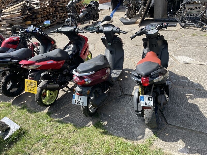 Photo 13 - Aprilia SR 2000 y Scooter / moped