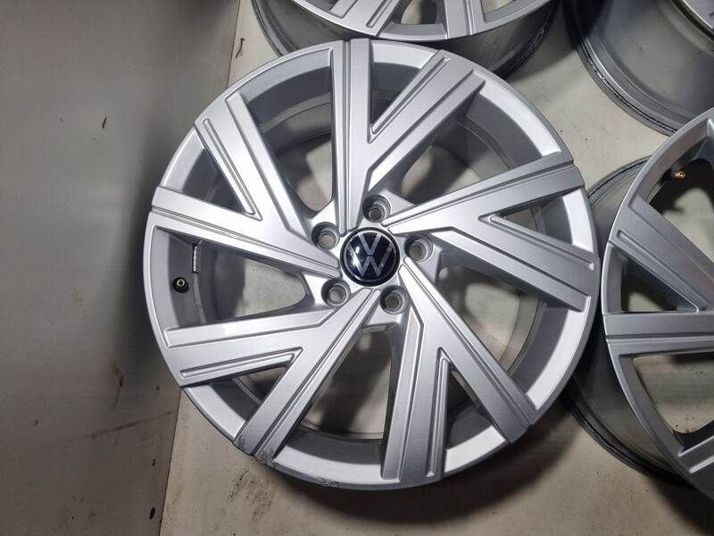 Photo 4 - Volkswagen Golf 7 originalūs Golf light alloy R18 rims