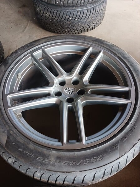 Photo 2 - Porsche Macan light alloy R20 rims