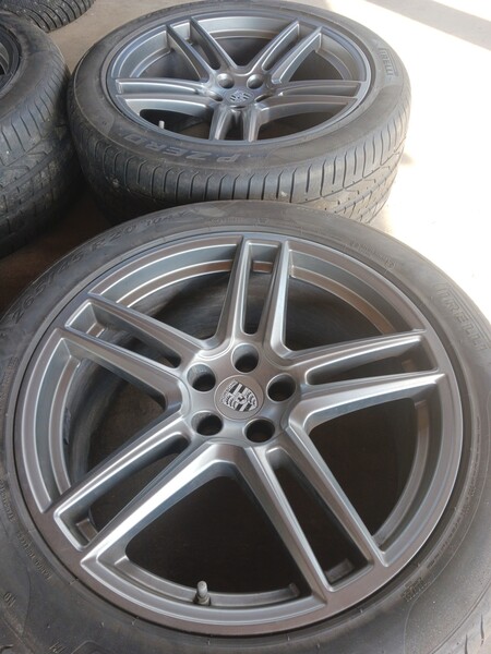 Photo 5 - Porsche Macan light alloy R20 rims