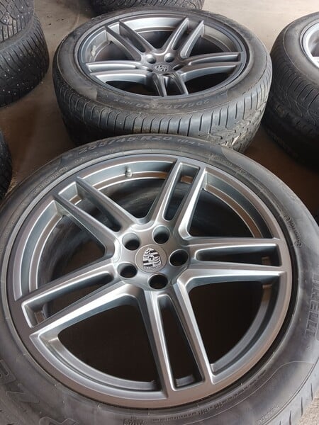 Photo 6 - Porsche Macan light alloy R20 rims