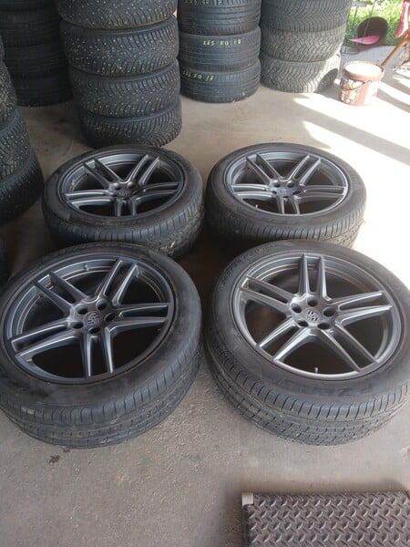 Photo 7 - Porsche Macan light alloy R20 rims