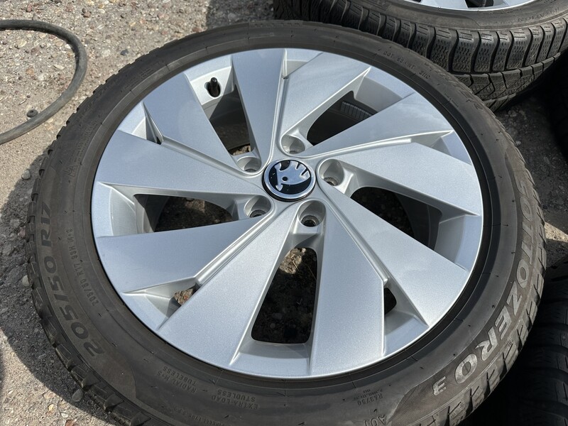 Photo 3 - Skoda Siunciam, 6.5J ET46 light alloy R17 rims