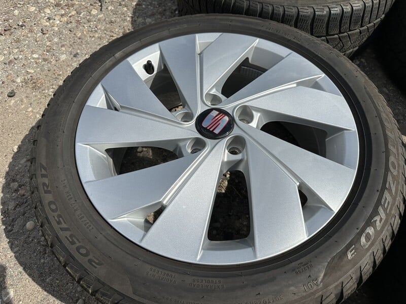 Photo 3 - Seat Siunciam, 6.5J ET46 light alloy R17 rims