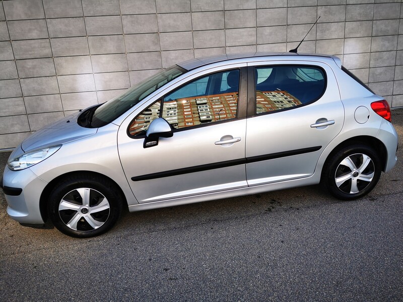 Photo 9 - Peugeot 207 Presence 2008 y