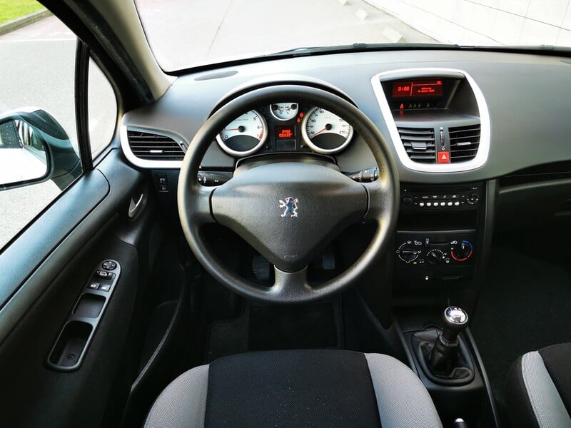 Photo 15 - Peugeot 207 Presence 2008 y