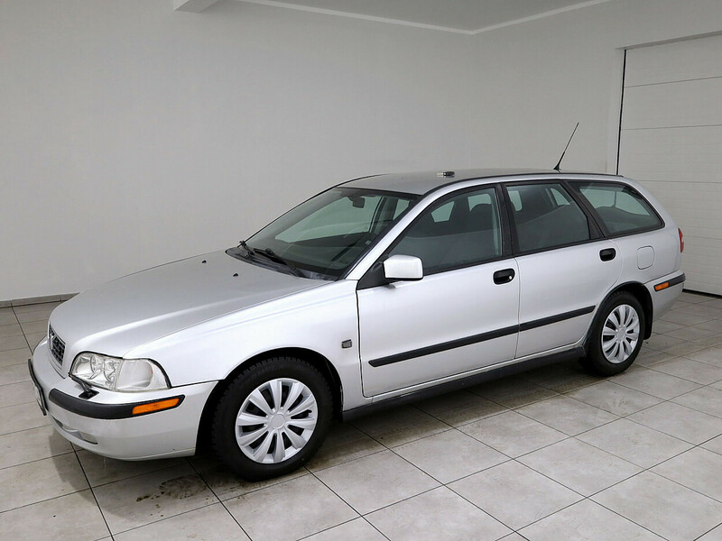 Photo 2 - Volvo V40 2003 y Wagon