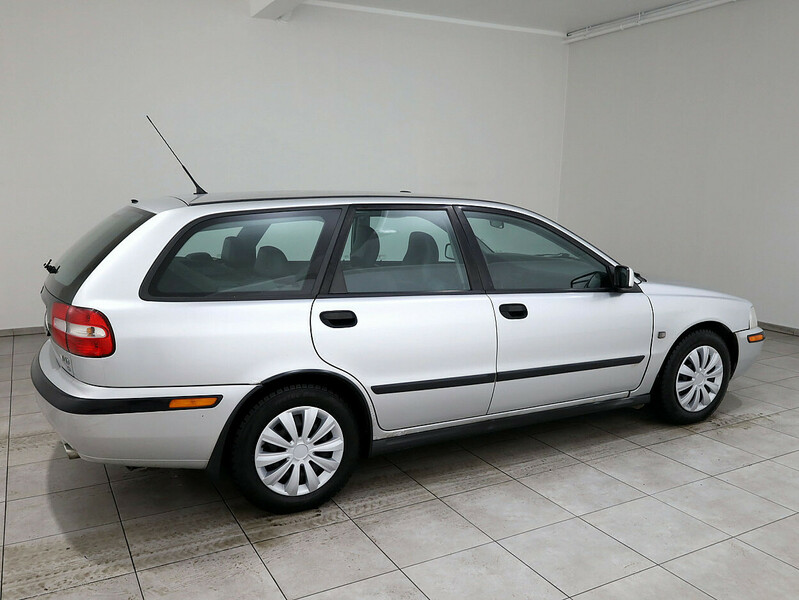 Photo 3 - Volvo V40 2003 y Wagon