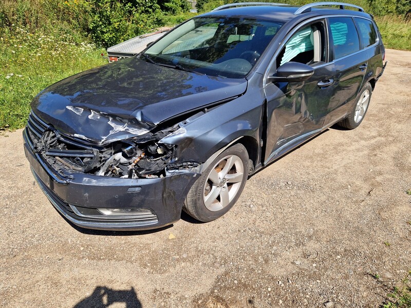 Photo 2 - Volkswagen Passat 2011 y parts