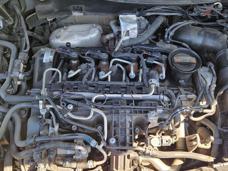 Photo 8 - Volkswagen Passat 2011 y parts