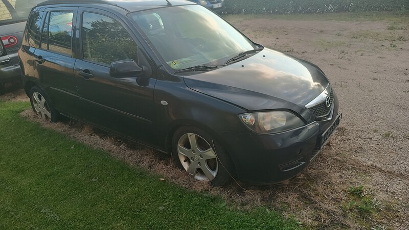 Mazda 2 2005 y parts