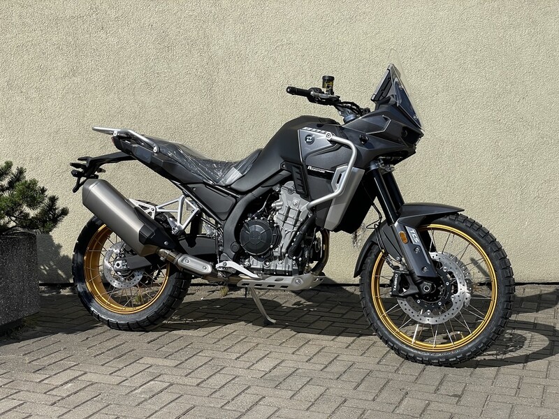 KOVE 800X 2024 y Touring / Sport Touring motorcycle