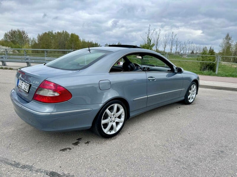 Photo 3 - Mercedes-Benz CLK 220 2007 y Coupe