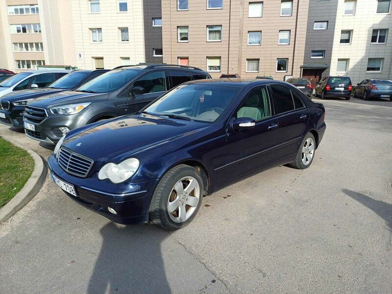 Mercedes-Benz C 180 2001 y Sedan