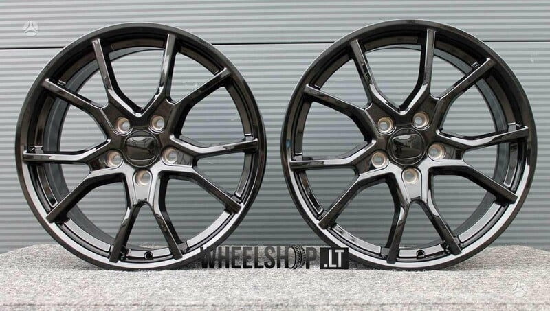 Photo 3 - Honda Type R EU-B1418 Style Gloss light alloy R18 rims