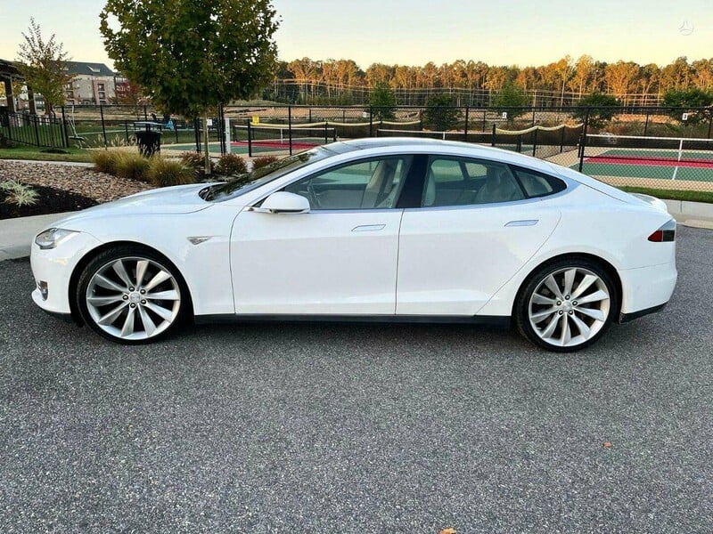 Photo 10 - TESLA Jack EU-B1385 Style Silver light alloy R21 rims