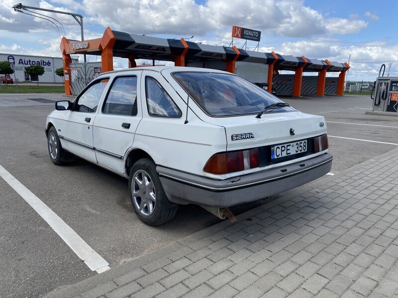 Фотография 4 - Ford Sierra 1984 г Хэтчбек