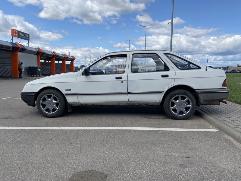 Фотография 5 - Ford Sierra 1984 г Хэтчбек