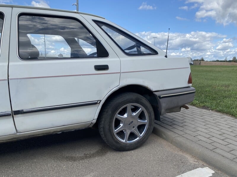 Фотография 7 - Ford Sierra 1984 г Хэтчбек