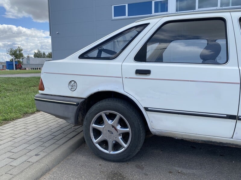 Фотография 8 - Ford Sierra 1984 г Хэтчбек