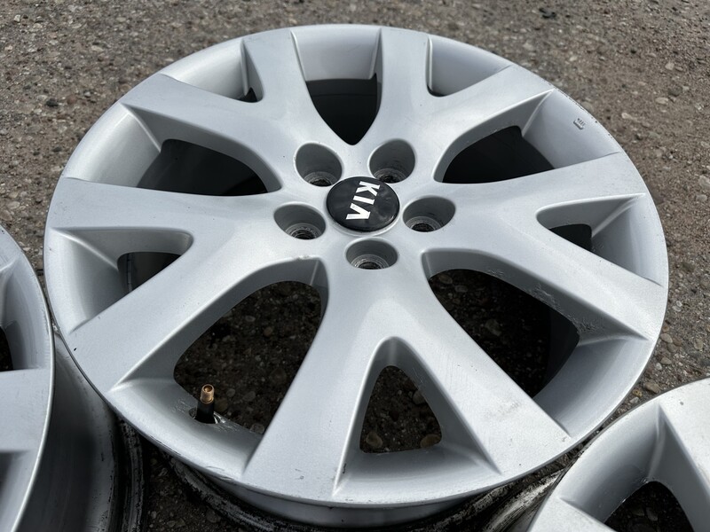 Photo 4 - KIA Siunciam, 7.5J ET50 light alloy R18 rims