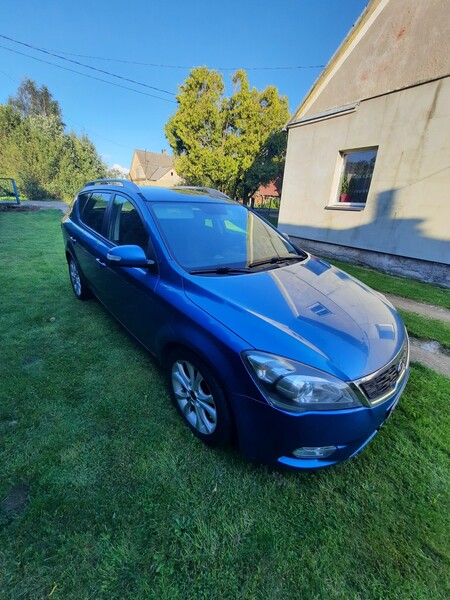 Photo 5 - Kia Cee'd crdi Comfort 2011 y