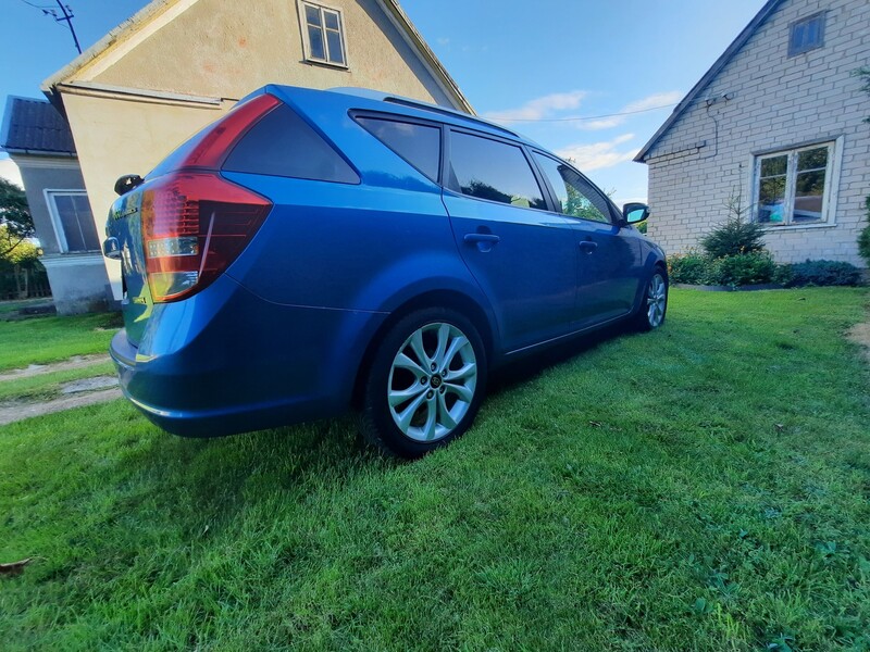 Photo 7 - Kia Cee'd crdi Comfort 2011 y