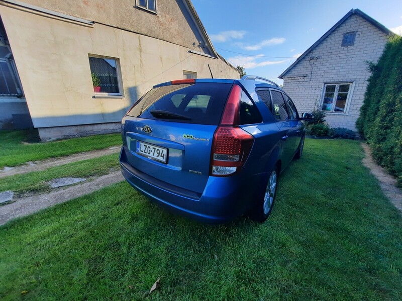 Photo 8 - Kia Cee'd crdi Comfort 2011 y