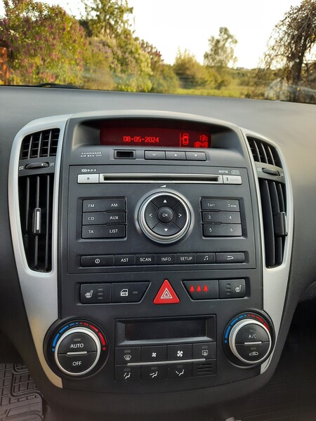 Photo 10 - Kia Cee'd crdi Comfort 2011 y